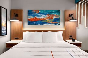 La Quinta Inn & Suites By Wyndham Mount Laurel / Moorestown