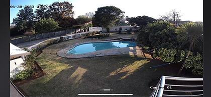 Remarkable 5-bed House in Springs & Nigel