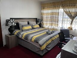 Remarkable 5-bed House in Springs & Nigel