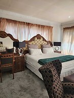 Remarkable 5-bed House in Springs & Nigel