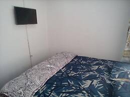 Remarkable 5-bed House in Springs & Nigel