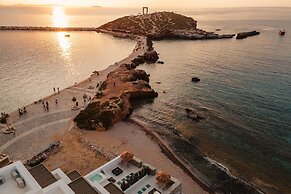 Naxos Rhyton-Adults Only