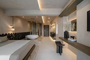 Naxos Rhyton-Adults Only