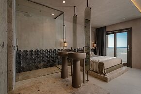 Naxos Rhyton-Adults Only