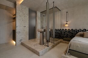 Naxos Rhyton-Adults Only