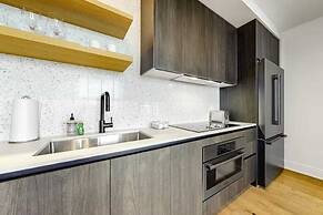 Luxe High Rise off of Rainey St.