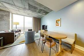 Luxe High Rise off of Rainey St.