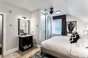 The Inn on Officers Garden