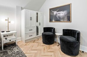 The Inn on Officers Garden