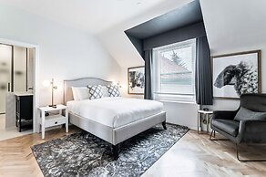 The Inn on Officers Garden