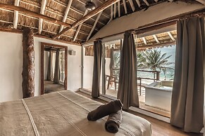 NIKEN BEACHFRONT HOTEL