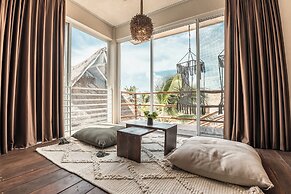 NIKEN BEACHFRONT HOTEL