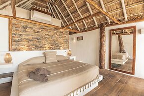 NIKEN BEACHFRONT HOTEL