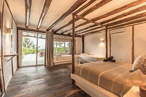 NIKEN BEACHFRONT HOTEL