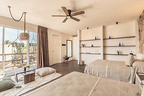 NIKEN BEACHFRONT HOTEL