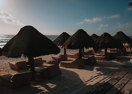 NIKEN BEACHFRONT HOTEL
