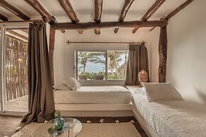 NIKEN BEACHFRONT HOTEL