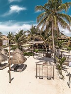 NIKEN BEACHFRONT HOTEL