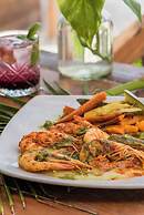 NIKEN BEACHFRONT HOTEL