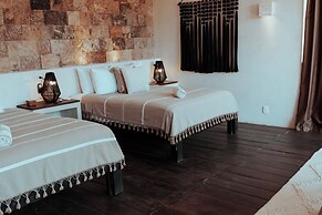 NIKEN BEACHFRONT HOTEL