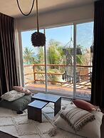 NIKEN BEACHFRONT HOTEL