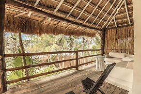 NIKEN BEACHFRONT HOTEL