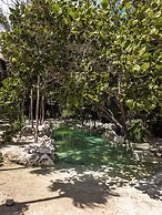 NIKEN BEACHFRONT HOTEL