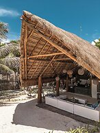 NIKEN BEACHFRONT HOTEL