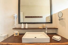 NIKEN BEACHFRONT HOTEL