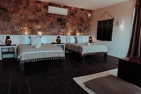 NIKEN BEACHFRONT HOTEL