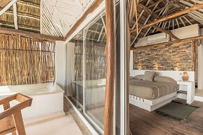 NIKEN BEACHFRONT HOTEL