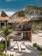 NIKEN BEACHFRONT HOTEL