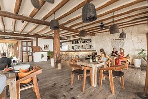 NIKEN BEACHFRONT HOTEL