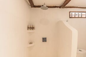 NIKEN BEACHFRONT HOTEL