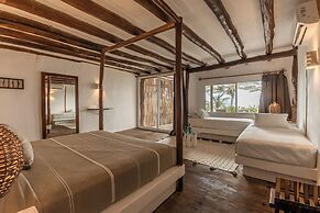 NIKEN BEACHFRONT HOTEL