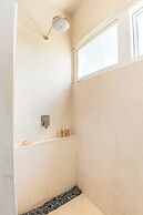 NIKEN BEACHFRONT HOTEL