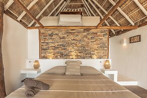 NIKEN BEACHFRONT HOTEL