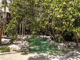 NIKEN BEACHFRONT HOTEL