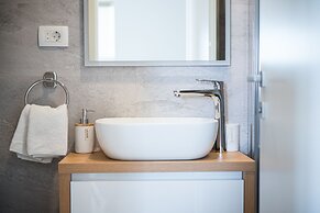 Sea you soon by the beach 2bedroom suite