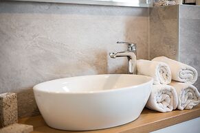 Sea you soon by the beach 2bedroom suite