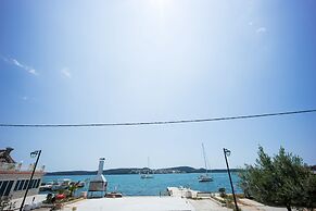 Sea you soon by the beach 2bedroom suite