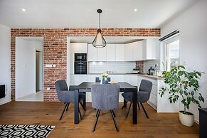 Sea you soon by the beach 2bedroom suite