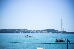 Sea you soon by the beach 2bedroom suite