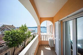 Sea you soon by the beach 2bedroom suite