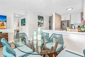 Elegant Penthouse Oceanfront Vistas