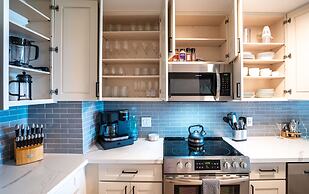 Elegant Penthouse Oceanfront Vistas