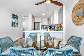 Elegant Penthouse Oceanfront Vistas