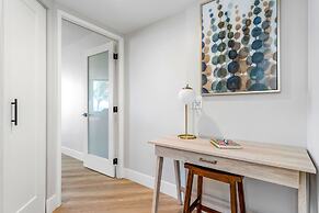 Elegant Penthouse Oceanfront Vistas