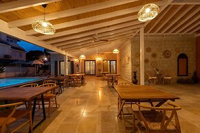 Hatica by Fora Alaçatı