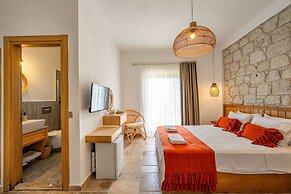 Hatica by Fora Alaçatı